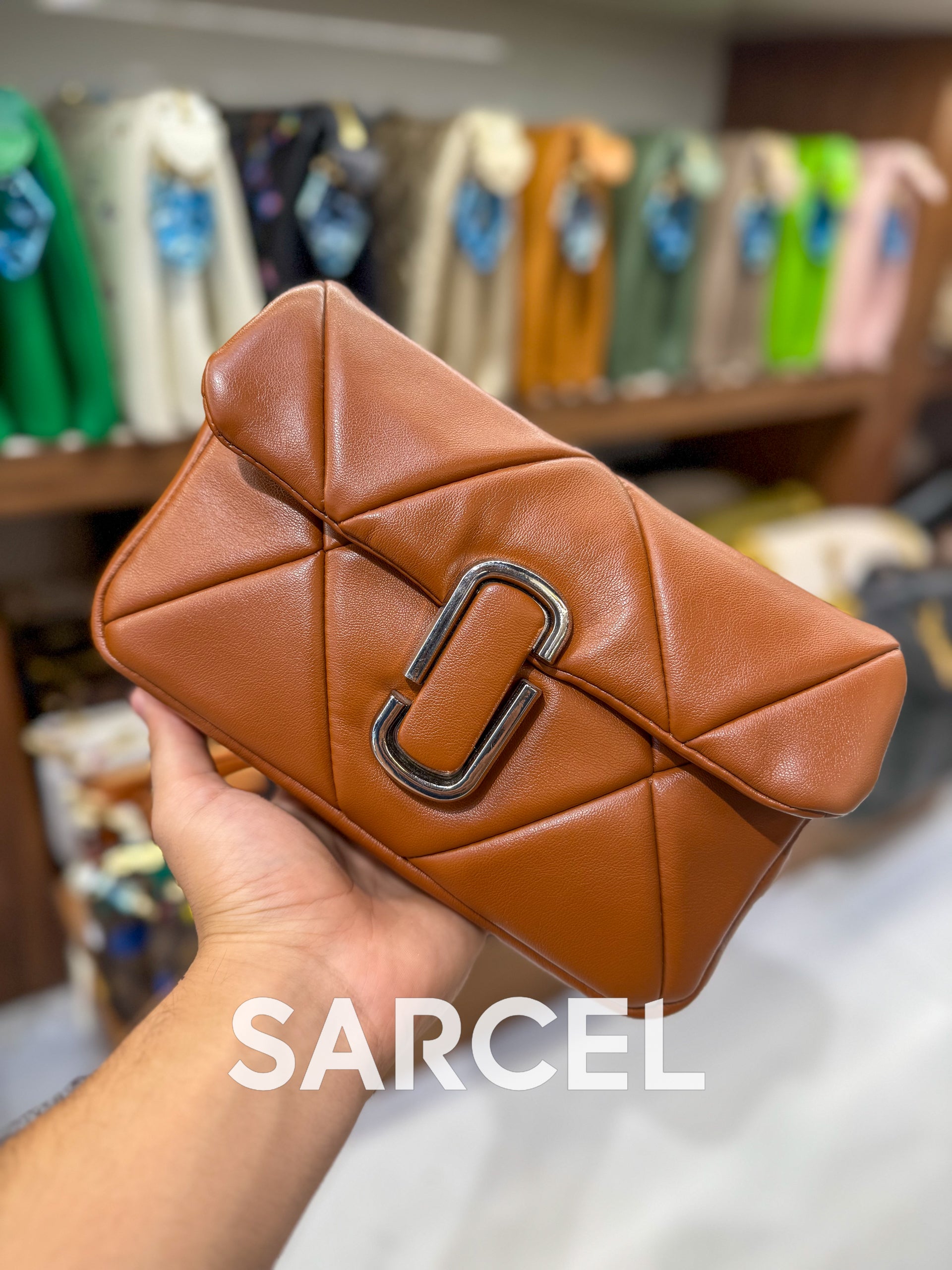 Sac Bandoulière Marc Jacob Camel Foncé – 100% Cuir Véritable & Finitions Haute Qualité MJ-1010