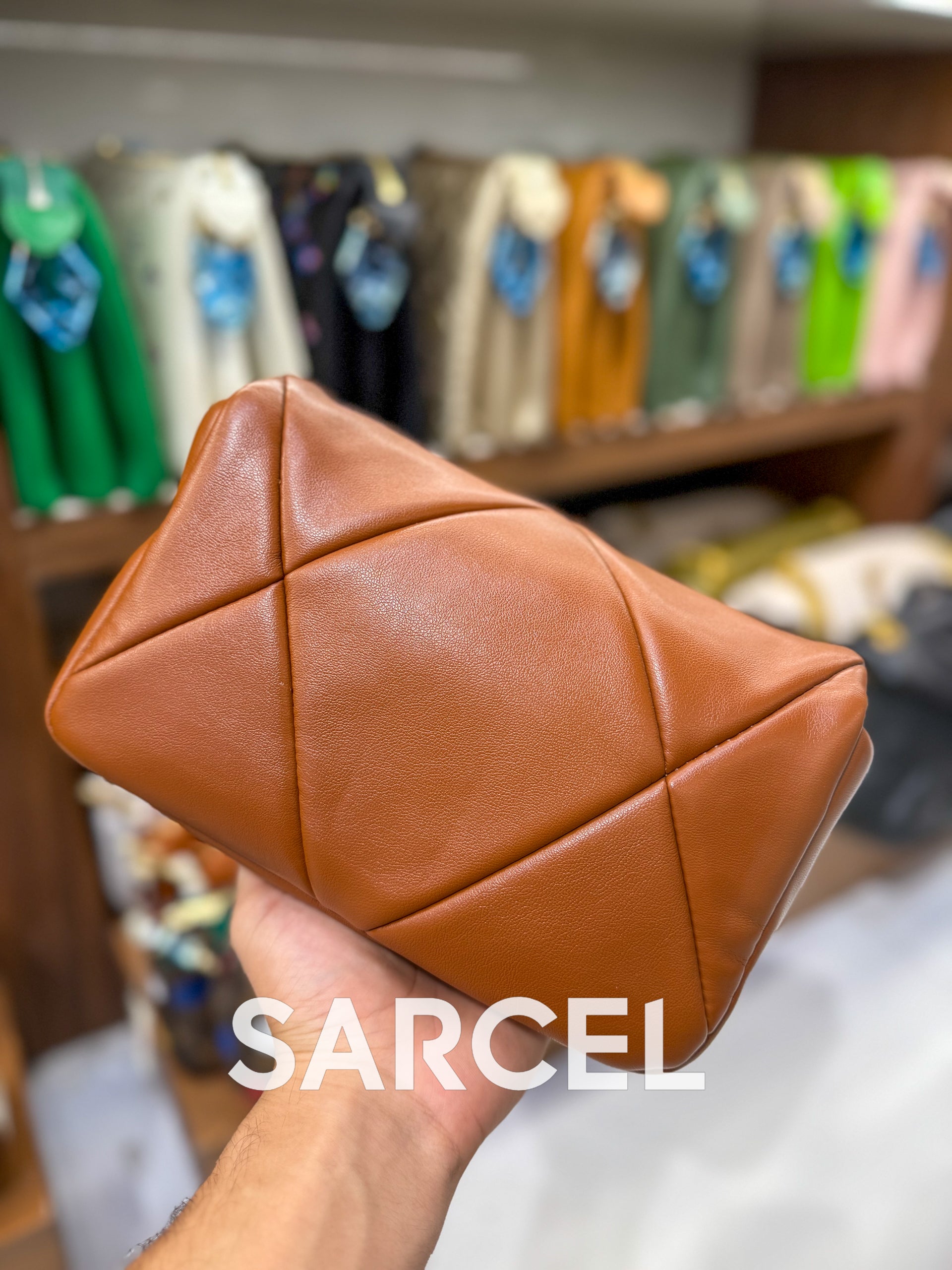 Sac Bandoulière Marc Jacob Camel Foncé – 100% Cuir Véritable & Finitions Haute Qualité MJ-1010