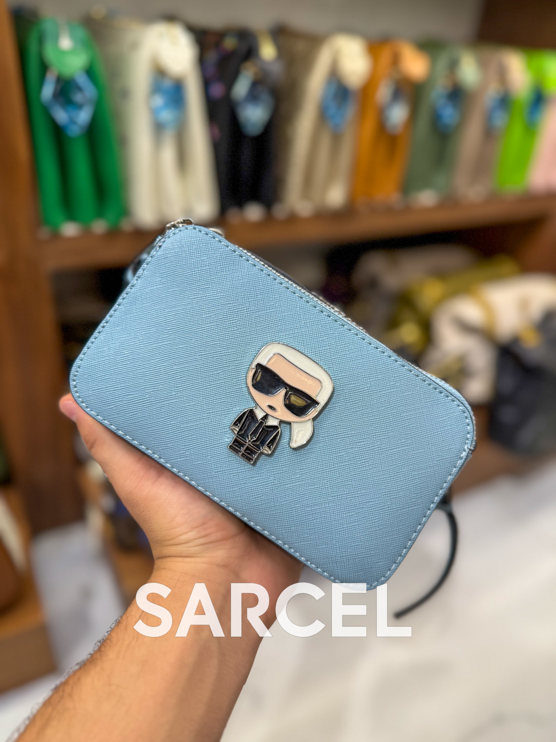 Sac Bandoulière Karl Bleu Pastel Froid – 100% Cuir Véritable & Finitions Haute Qualité KL-1004