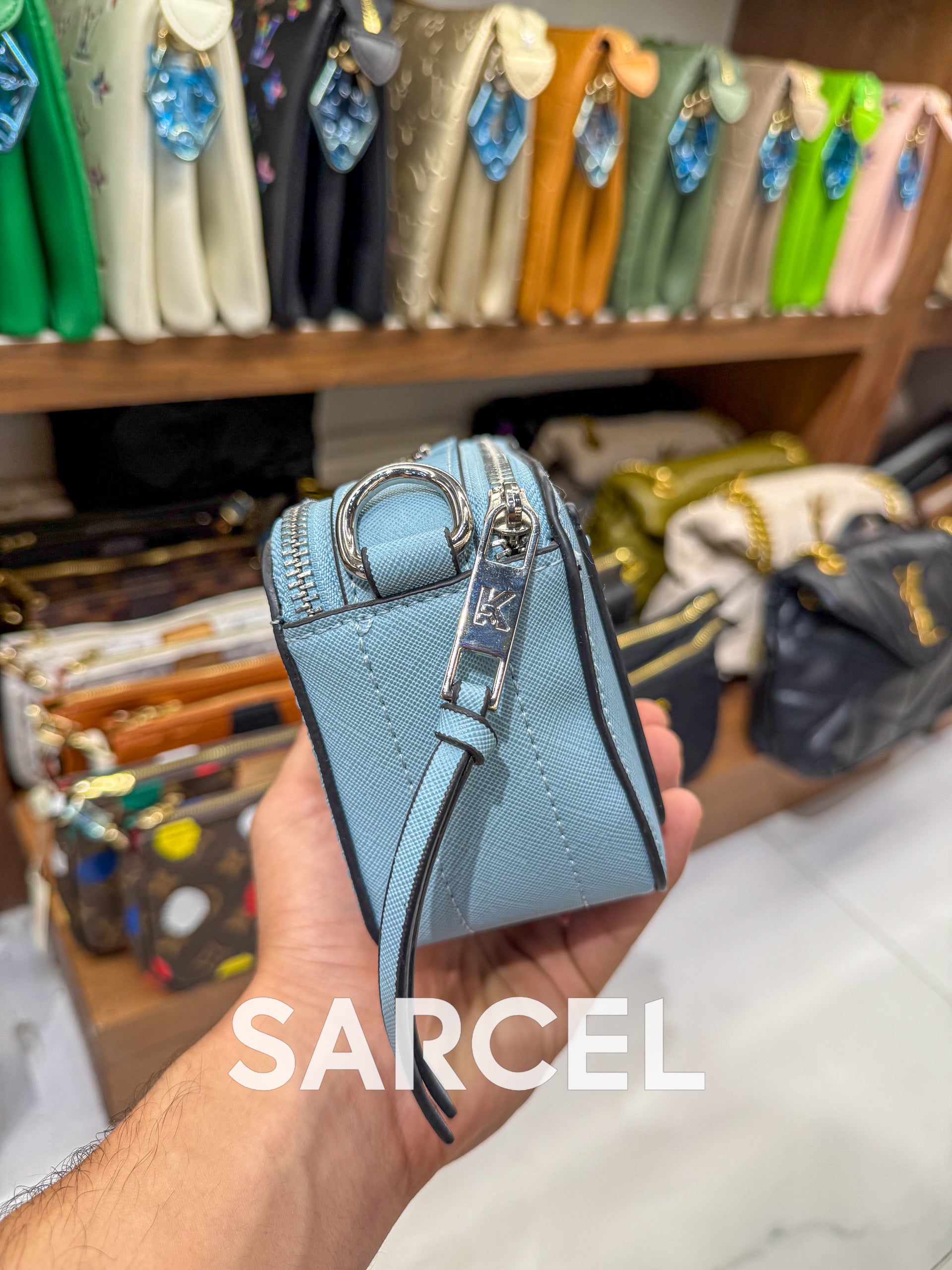 Sac Bandoulière Karl Bleu Pastel Froid – 100% Cuir Véritable & Finitions Haute Qualité KL-1004