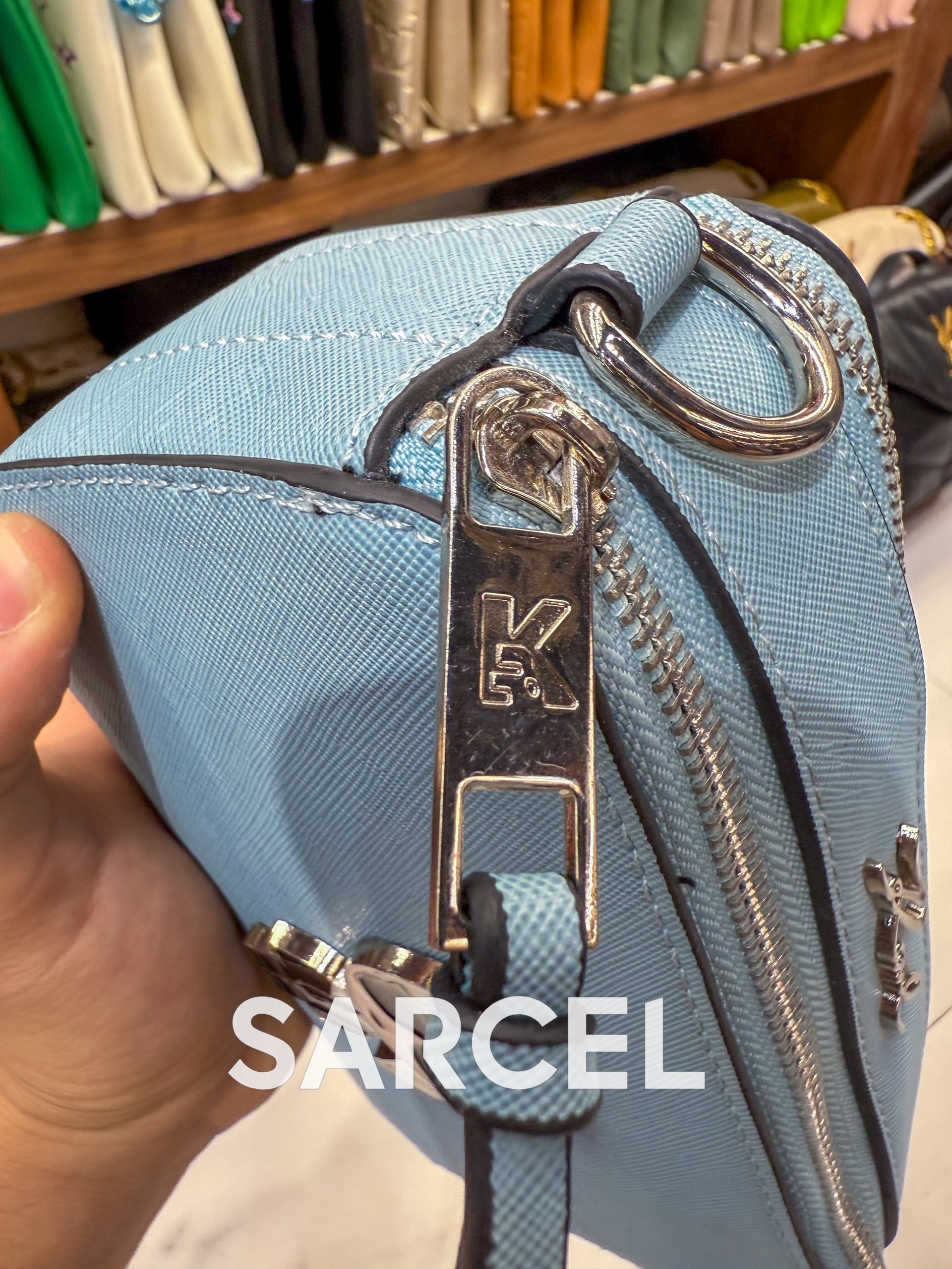 Sac Bandoulière Karl Bleu Pastel Froid – 100% Cuir Véritable & Finitions Haute Qualité KL-1004