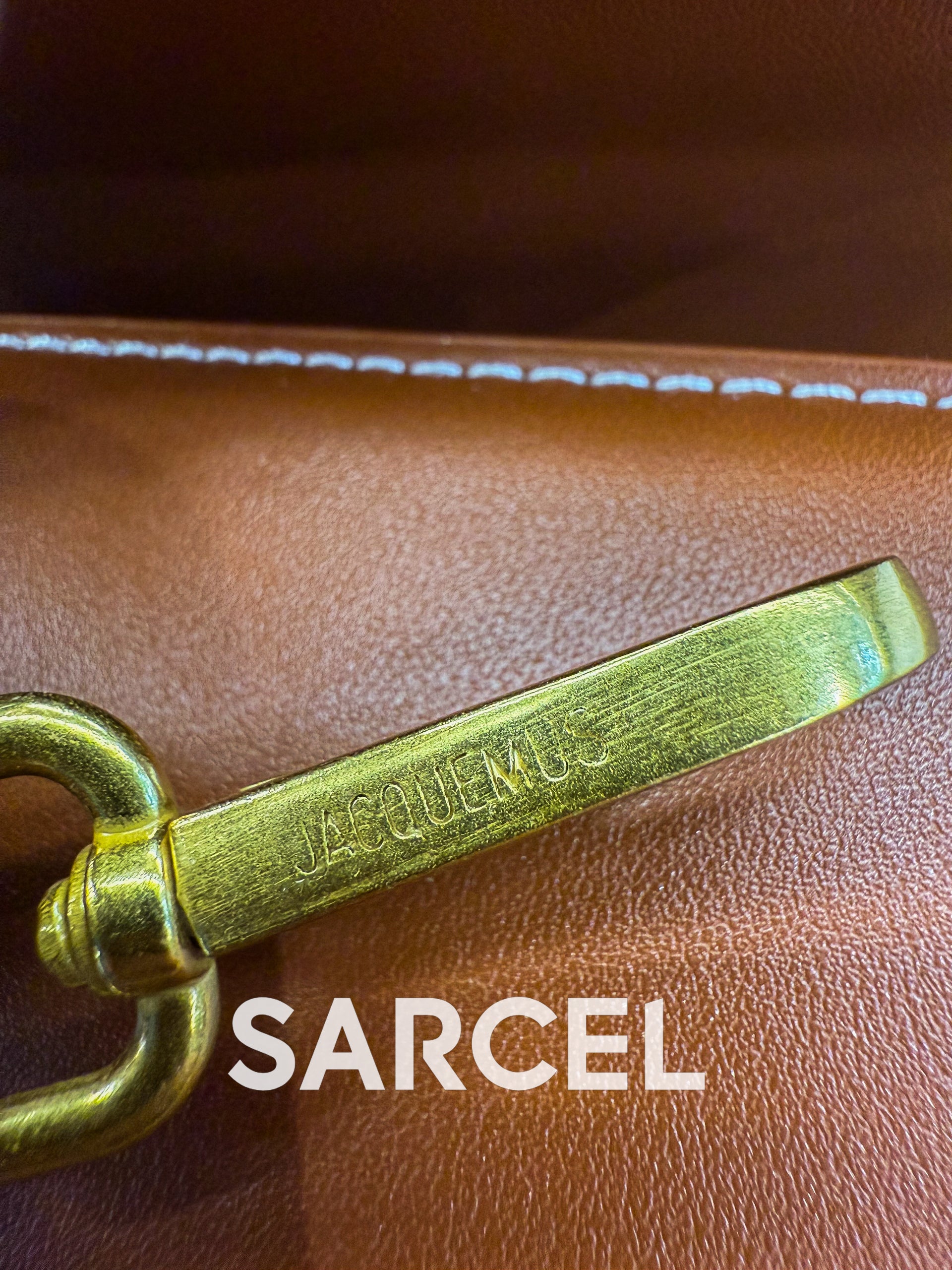 Sac Bandoulière Jaquemus Camel Foncé – 100% Cuir Véritable & Finitions Haute Qualité JQ-1017