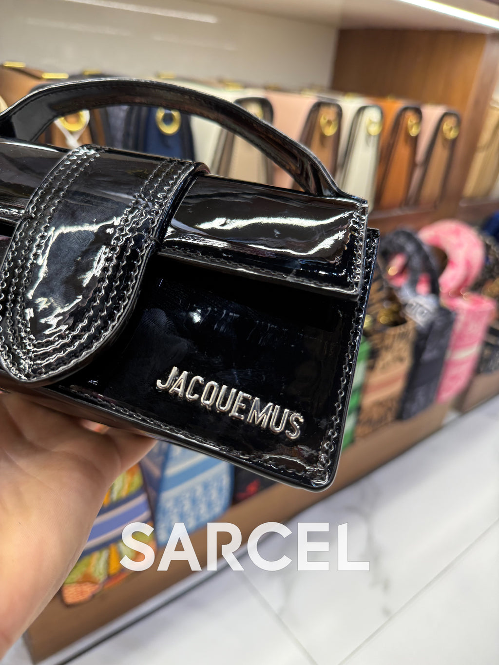 Sac Bandoulière Jaquemus Noir Brillant – 100% Cuir Véritable & Finitions Haute Qualité JQ-1022