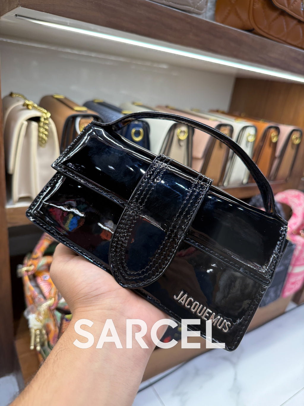 Sac Bandoulière Jaquemus Noir Brillant – 100% Cuir Véritable & Finitions Haute Qualité JQ-1022