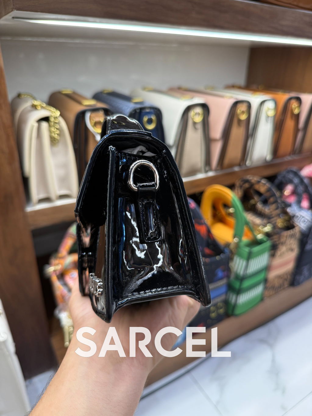 Sac Bandoulière Jaquemus Noir Brillant – 100% Cuir Véritable & Finitions Haute Qualité JQ-1022