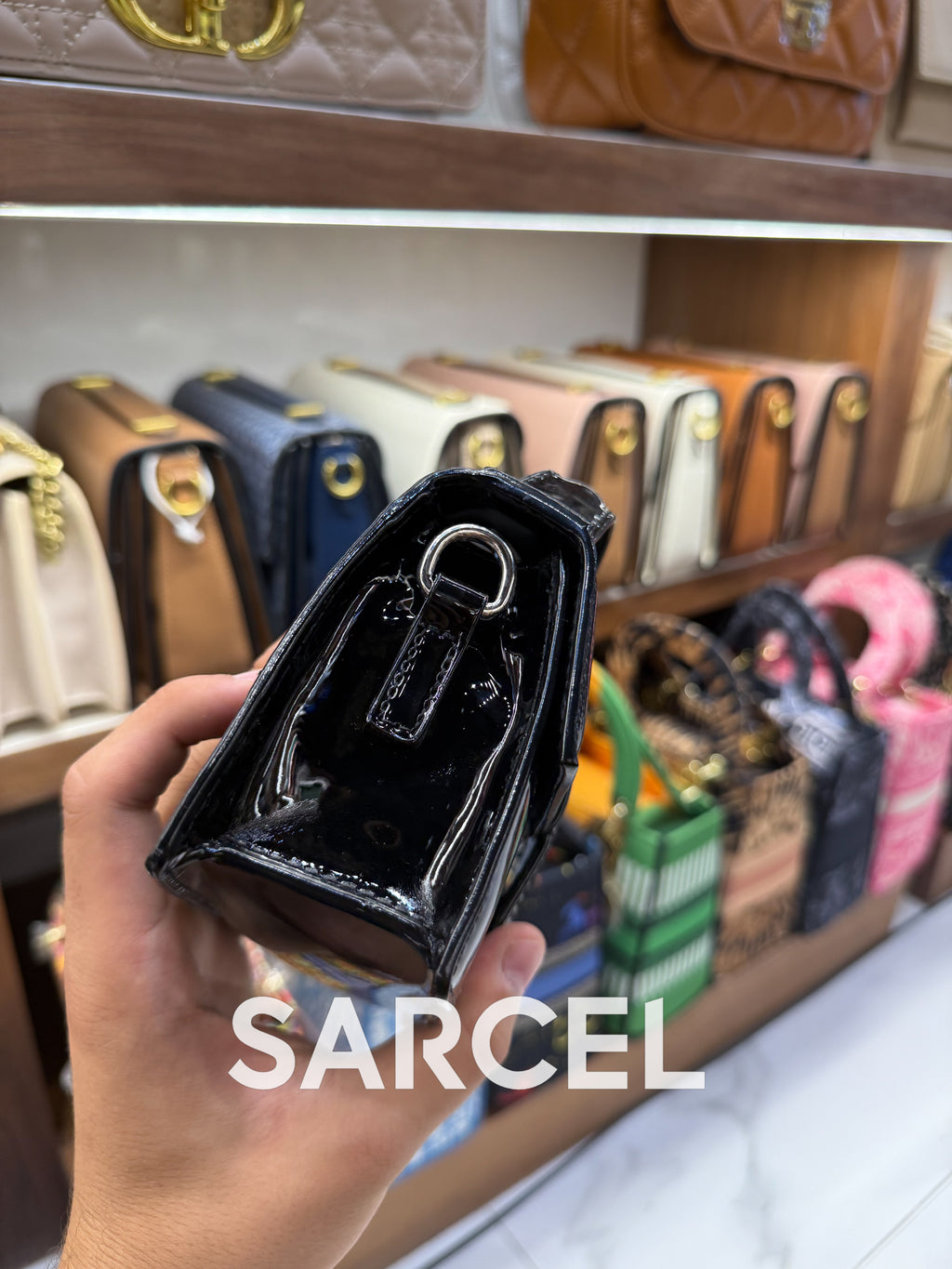 Sac Bandoulière Jaquemus Noir Brillant – 100% Cuir Véritable & Finitions Haute Qualité JQ-1022