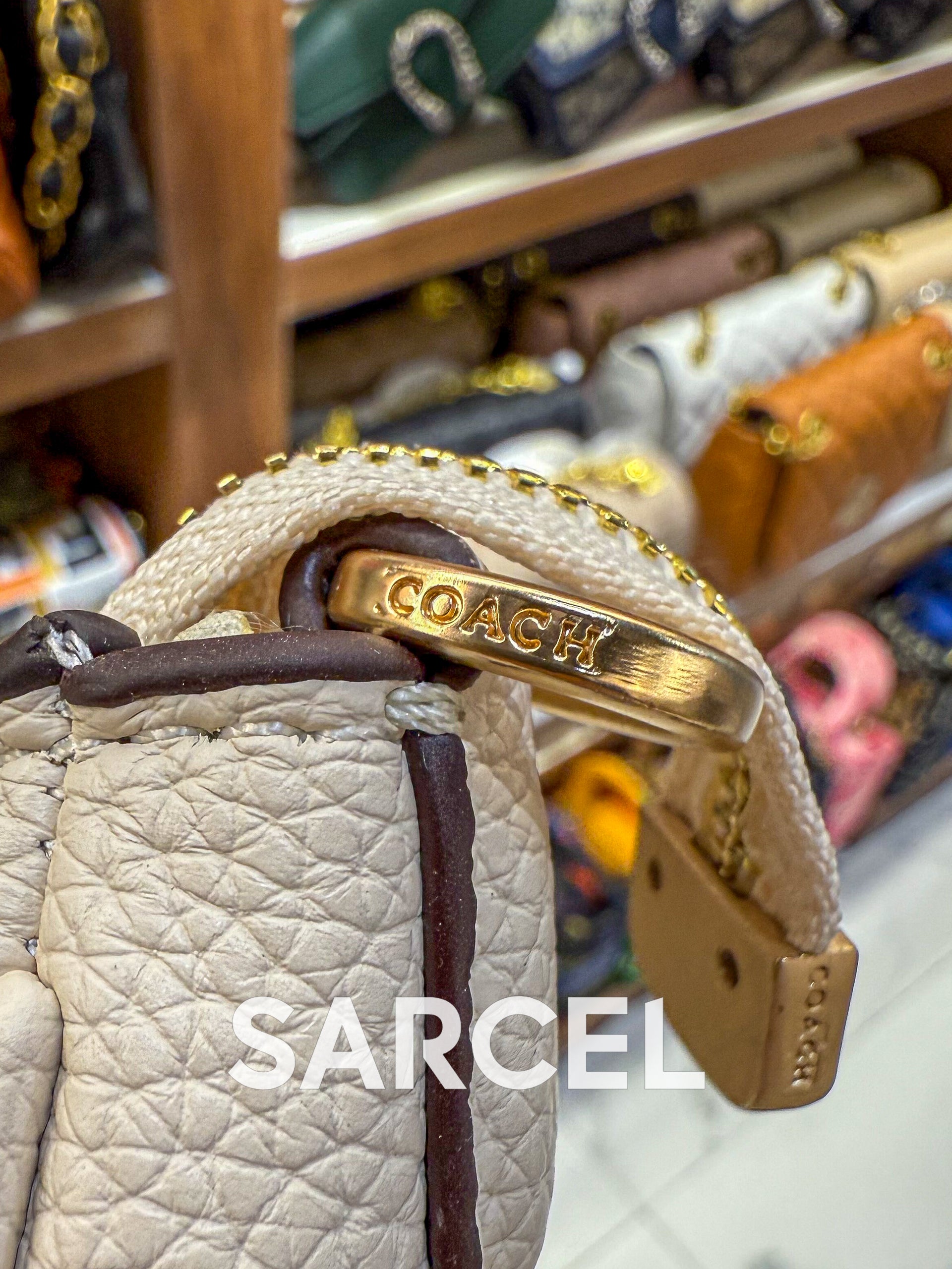 Sac Bandoulière Coach Créme – 100% Cuir Véritable & Finitions Haute Qualité CH-1015