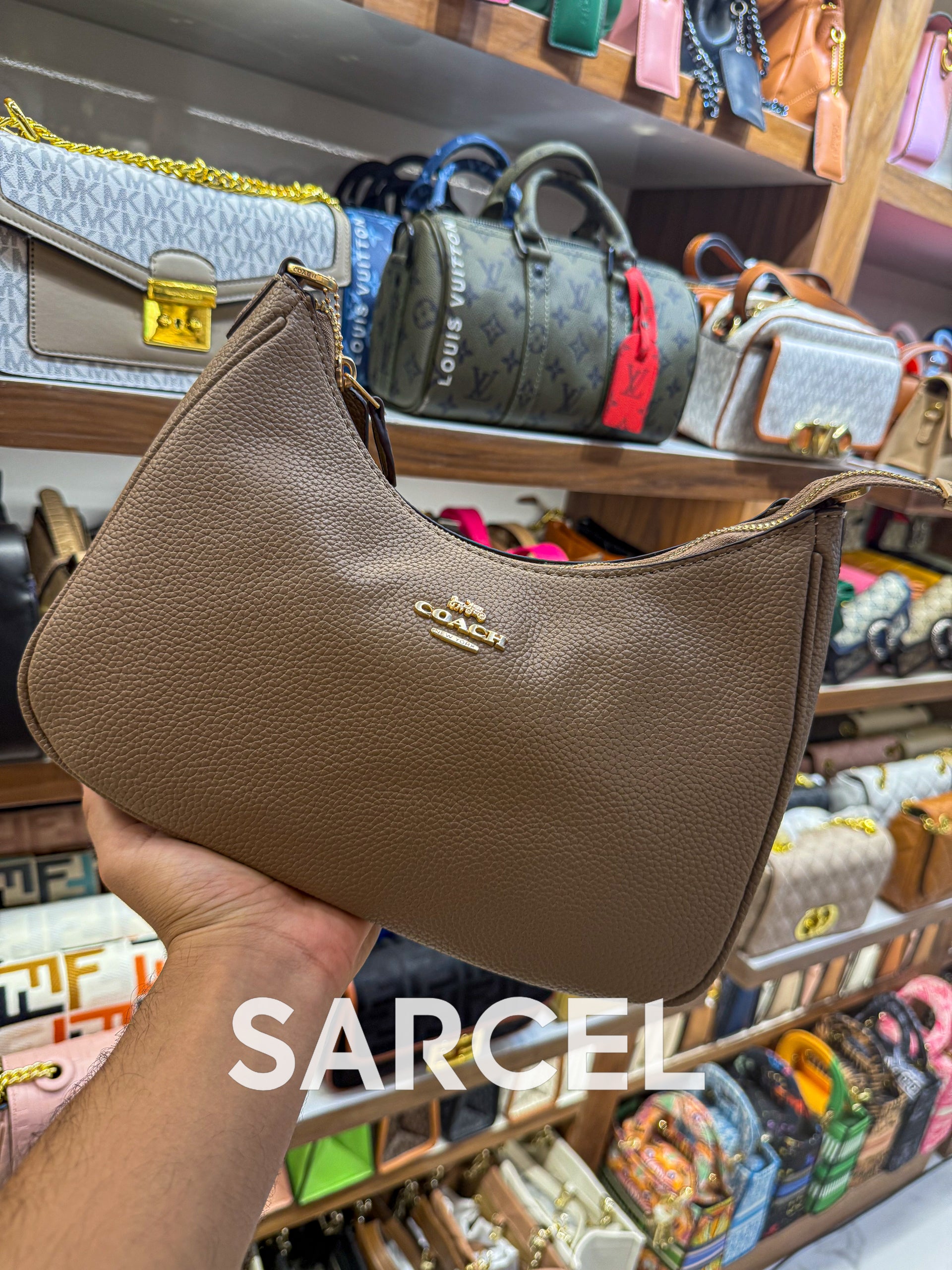 Sac Bandoulière Coach Grège Foncé – 100% Cuir Véritable & Finitions Haute Qualité CH-1016